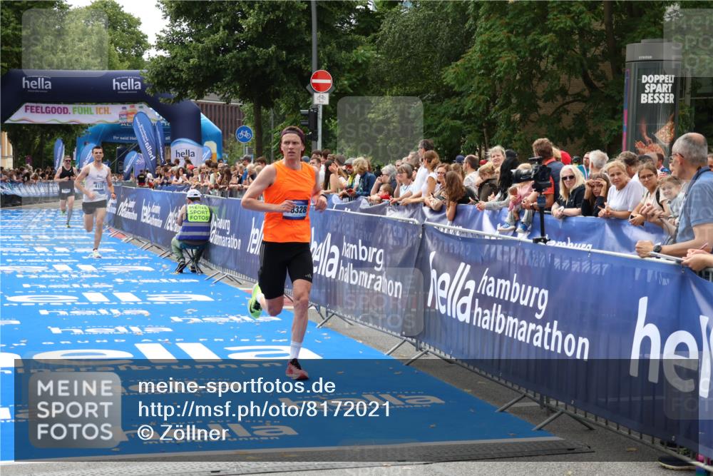 29.06.2025 - hella hamburg halbmarathon Zöllner http://msf.ph/oto/8172021 29.06.2025 10:23:05 Ziel 4128, 7862, 18328 meine-sportfotos.de