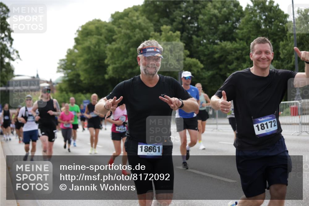 29.06.2025 - hella hamburg halbmarathon Jannik Wohlers http://msf.ph/oto/8172092 29.06.2025 10:21:44 Lombardsbrücke 1003, 1294, 1419, 1963, 2009, 2063, 2514, 2744, 3050, 3172, 3458, 3768, 4366, 4970, 5641, 6881, 6977, 7162, 8431, 8860, 8884, 8954, 9327, 9516, 9788, 9807, 10088, 10167, 10710, 11440, 12894, 13255, 14053, 14055, 14059, 14168, 14180, 14442, 15129, 15324, 15635, 15660, 16143, 16154, 16161, 16796, 16920, 17416, 17556, 17696, 17944, 18172, 18661, 19008, 19154 meine-sportfotos.de