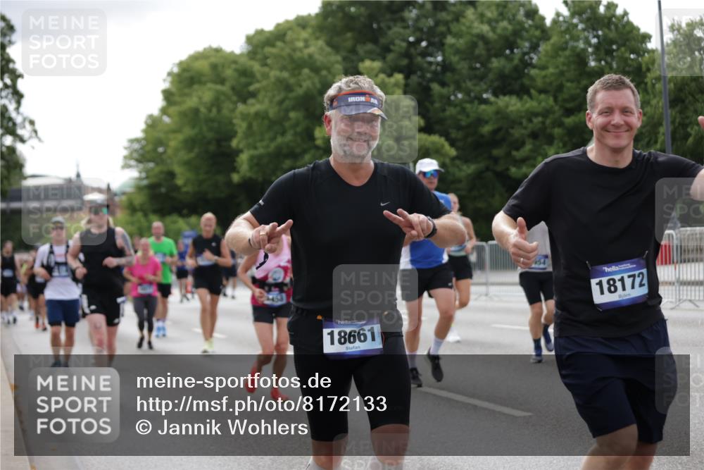 29.06.2025 - hella hamburg halbmarathon Jannik Wohlers http://msf.ph/oto/8172133 29.06.2025 10:21:44 Lombardsbrücke 1003, 1294, 1419, 1963, 2009, 2063, 2514, 2744, 3050, 3172, 3458, 3768, 4366, 4970, 5641, 6881, 6977, 7162, 8431, 8860, 8884, 8954, 9327, 9516, 9788, 9807, 10088, 10167, 10710, 11440, 12894, 13255, 14053, 14055, 14059, 14168, 14180, 14442, 15129, 15324, 15635, 15660, 16143, 16154, 16161, 16796, 16920, 17416, 17556, 17696, 17944, 18172, 18661, 19008, 19154 meine-sportfotos.de