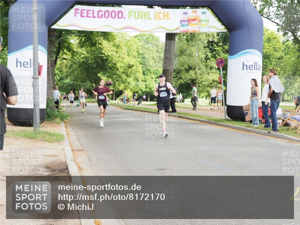 29.06.2025 - hella hamburg halbmarathon MichiJ http://msf.ph/oto/8172170 29.06.2025 10:15:22 Zwischen KM18-KM19 12067, 13913 meine-sportfotos.de