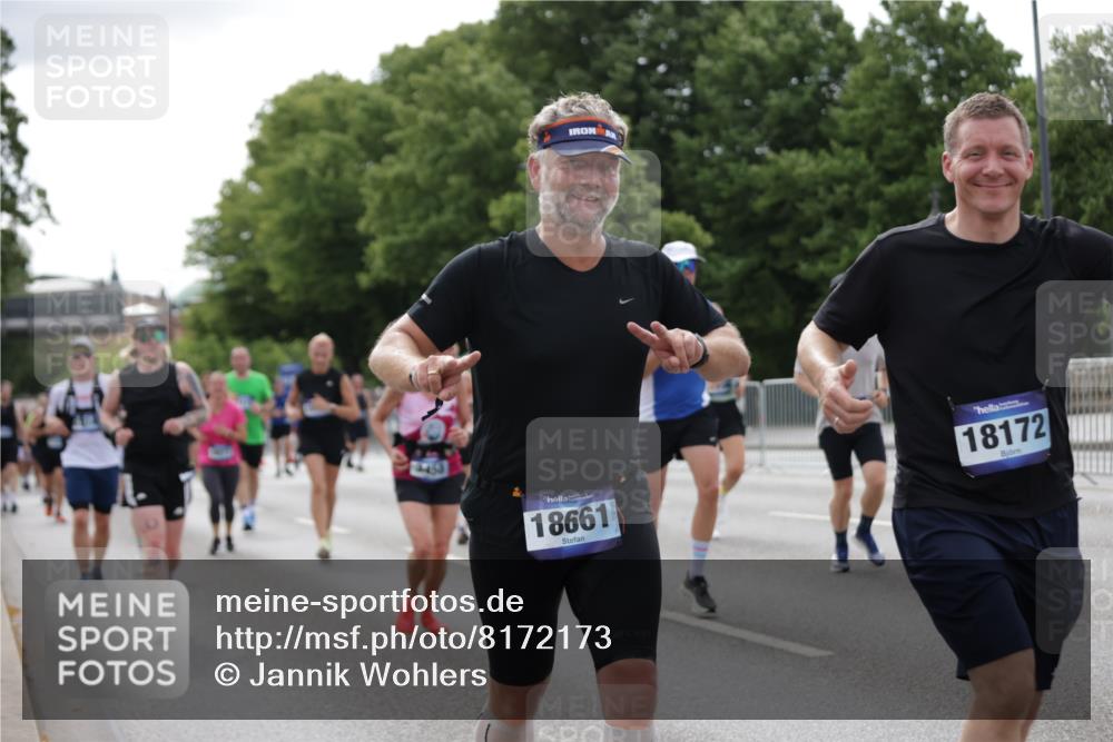 29.06.2025 - hella hamburg halbmarathon Jannik Wohlers http://msf.ph/oto/8172173 29.06.2025 10:21:44 Lombardsbrücke 1003, 1294, 1419, 1963, 2009, 2063, 2514, 2744, 3050, 3172, 3458, 3768, 4366, 4970, 5641, 6881, 6977, 7162, 8431, 8860, 8884, 8954, 9327, 9516, 9788, 9807, 10088, 10167, 10710, 11440, 12894, 13255, 14053, 14055, 14059, 14168, 14180, 14442, 15129, 15324, 15635, 15660, 16143, 16154, 16161, 16796, 16920, 17416, 17556, 17696, 17944, 18172, 18661, 19008, 19154 meine-sportfotos.de