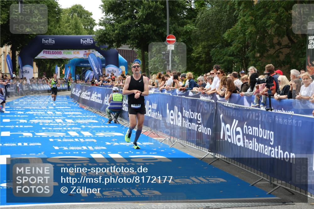 29.06.2025 - hella hamburg halbmarathon Zöllner http://msf.ph/oto/8172177 29.06.2025 10:23:10 Ziel 7862, 18930 meine-sportfotos.de