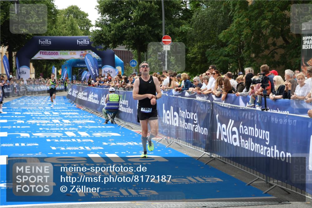 29.06.2025 - hella hamburg halbmarathon Zöllner http://msf.ph/oto/8172187 29.06.2025 10:23:11 Ziel 7862, 18930 meine-sportfotos.de