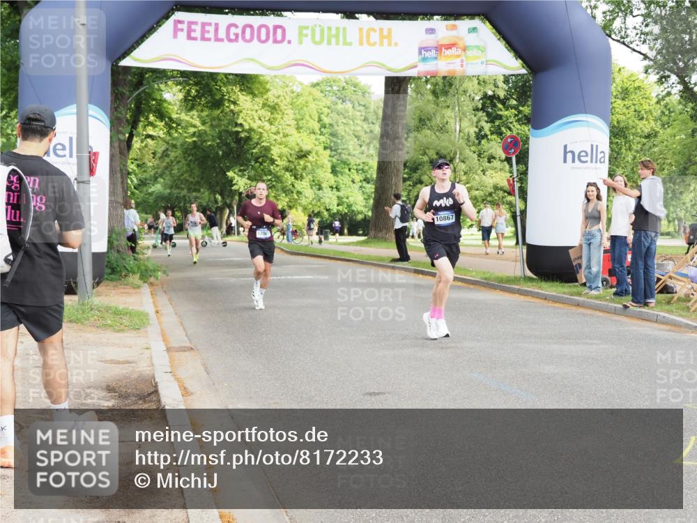 29.06.2025 - hella hamburg halbmarathon MichiJ http://msf.ph/oto/8172233 29.06.2025 10:15:23 Zwischen KM18-KM19 10867, 12067, 13913 meine-sportfotos.de