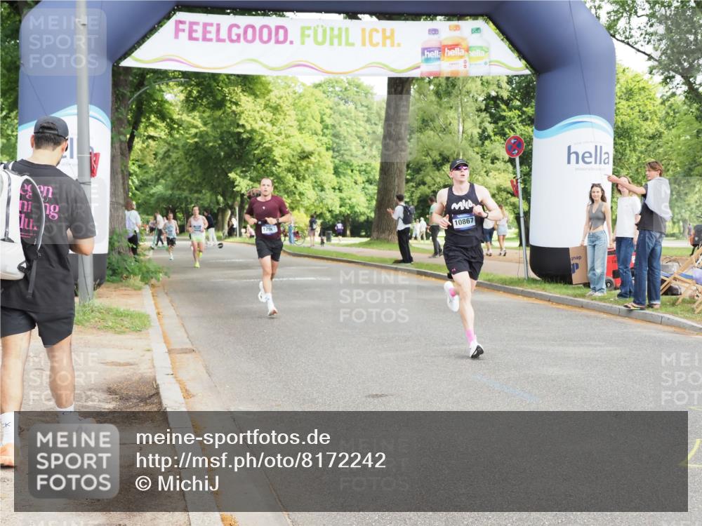 29.06.2025 - hella hamburg halbmarathon MichiJ http://msf.ph/oto/8172242 29.06.2025 10:15:23 Zwischen KM18-KM19 10867, 12067, 13913 meine-sportfotos.de