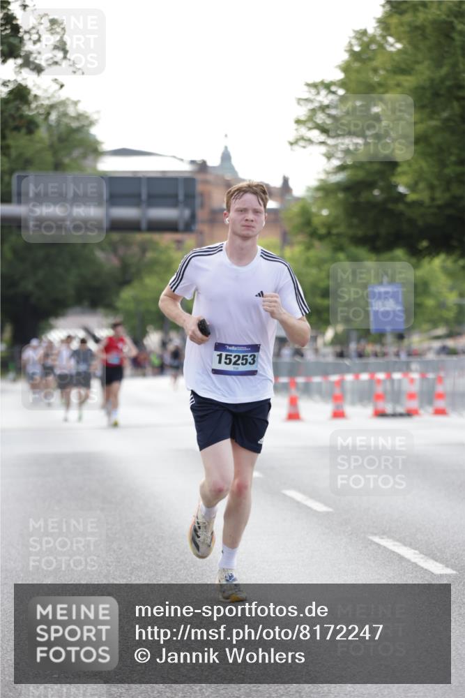 29.06.2025 - hella hamburg halbmarathon Jannik Wohlers http://msf.ph/oto/8172247 29.06.2025 09:41:57 Lombardsbrücke 2618, 14113, 15253, 18569 meine-sportfotos.de