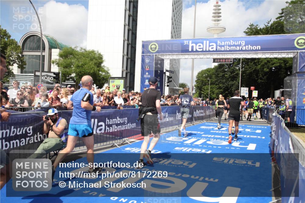 29.06.2025 - hella hamburg halbmarathon Michael Strokosch http://msf.ph/oto/8172269 29.06.2025 11:43:53 Ziel 1118, 1685, 2534, 3432, 3653, 3873, 3896, 6343, 7449, 8198, 8199, 8612, 8739, 10762, 11242, 11621, 12010, 15477, 16388, 18674 meine-sportfotos.de