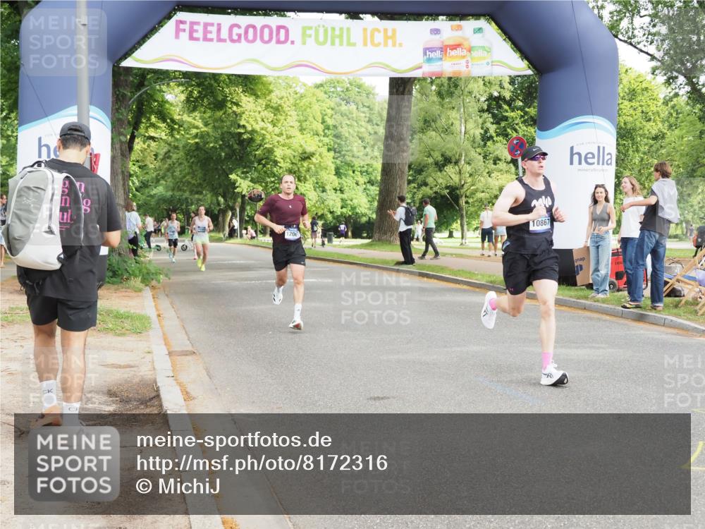 29.06.2025 - hella hamburg halbmarathon MichiJ http://msf.ph/oto/8172316 29.06.2025 10:15:23 Zwischen KM18-KM19 10867, 12067, 13913 meine-sportfotos.de