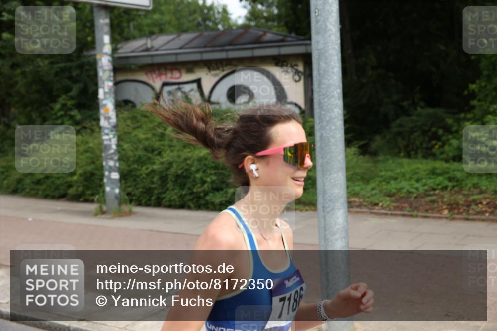 29.06.2025 - hella hamburg halbmarathon Yannick Fuchs http://msf.ph/oto/8172350 29.06.2025 10:24:57 20KM 1758, 2689, 3189, 5308, 7186, 8190, 8784, 9571, 9634, 12234, 12308, 15507, 15672, 16713, 16736, 16818, 17197, 18422 meine-sportfotos.de