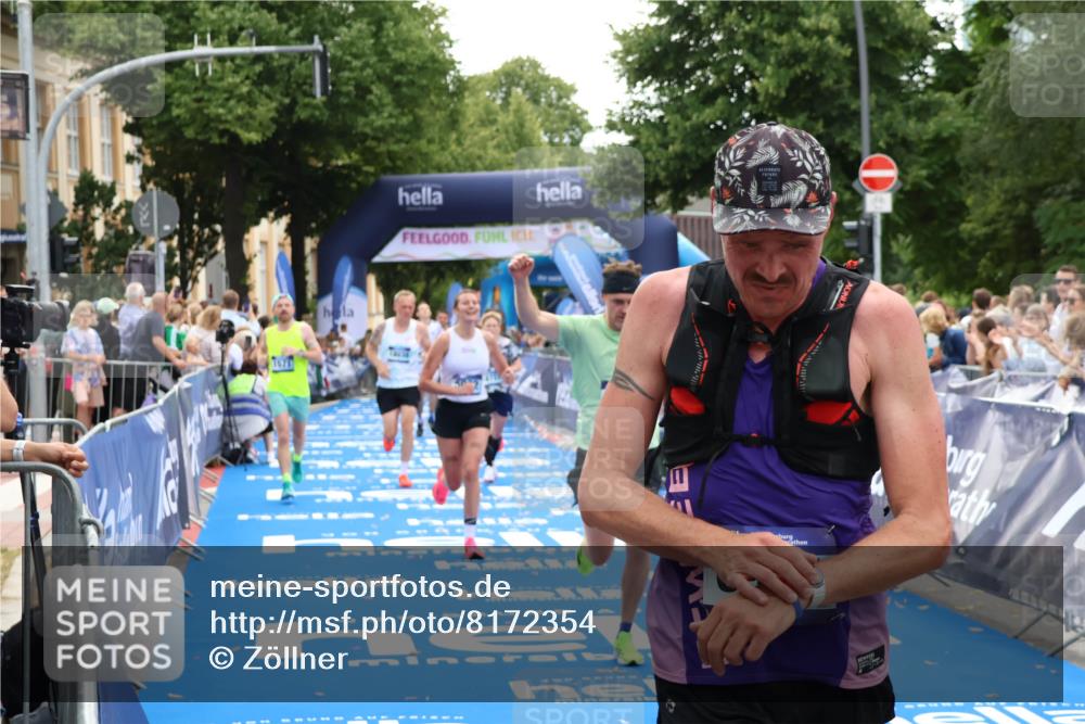 29.06.2025 - hella hamburg halbmarathon Zöllner http://msf.ph/oto/8172354 29.06.2025 10:36:44 Ziel 1571, 3809, 5092, 5961, 14622, 15621, 16523, 18038, 18733 meine-sportfotos.de