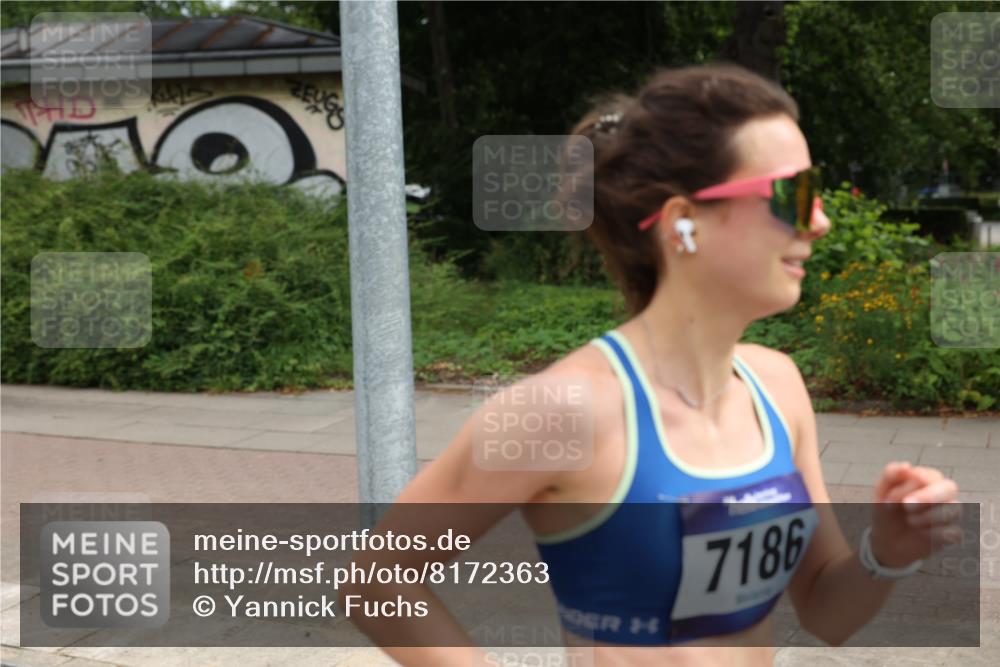 29.06.2025 - hella hamburg halbmarathon Yannick Fuchs http://msf.ph/oto/8172363 29.06.2025 10:24:57 20KM 1758, 2689, 3189, 5308, 7186, 8190, 8784, 9571, 9634, 12234, 12308, 15507, 15672, 16713, 16736, 16818, 17197, 18422 meine-sportfotos.de