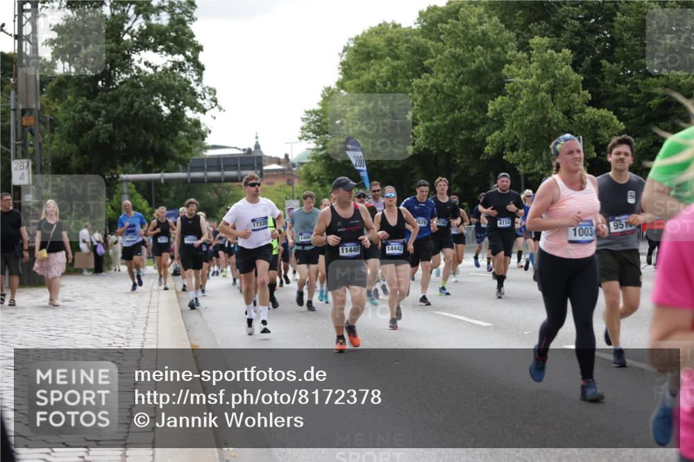 29.06.2025 - hella hamburg halbmarathon Jannik Wohlers http://msf.ph/oto/8172378 29.06.2025 10:21:51 Lombardsbrücke 1003, 1187, 1419, 1598, 2009, 2022, 2063, 2351, 2514, 3050, 3108, 3172, 3458, 3768, 3910, 3946, 4113, 4114, 4131, 4366, 4556, 4559, 4829, 4970, 5079, 5838, 6030, 6048, 6049, 6303, 6307, 6820, 6977, 7794, 8431, 8855, 8884, 8954, 9204, 9516, 9788, 10088, 10241, 10917, 11046, 11440, 12933, 13255, 13820, 14053, 14059, 14079, 14314, 14333, 14442, 14901, 14903, 14980, 15114, 15129, 15660, 16154, 16920, 17416, 17556, 17696, 18172, 18661, 19154 meine-sportfotos.de