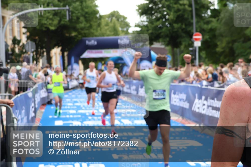 29.06.2025 - hella hamburg halbmarathon Zöllner http://msf.ph/oto/8172382 29.06.2025 10:36:45 Ziel 1571, 3809, 5092, 5961, 14622, 15621, 18038, 18733 meine-sportfotos.de