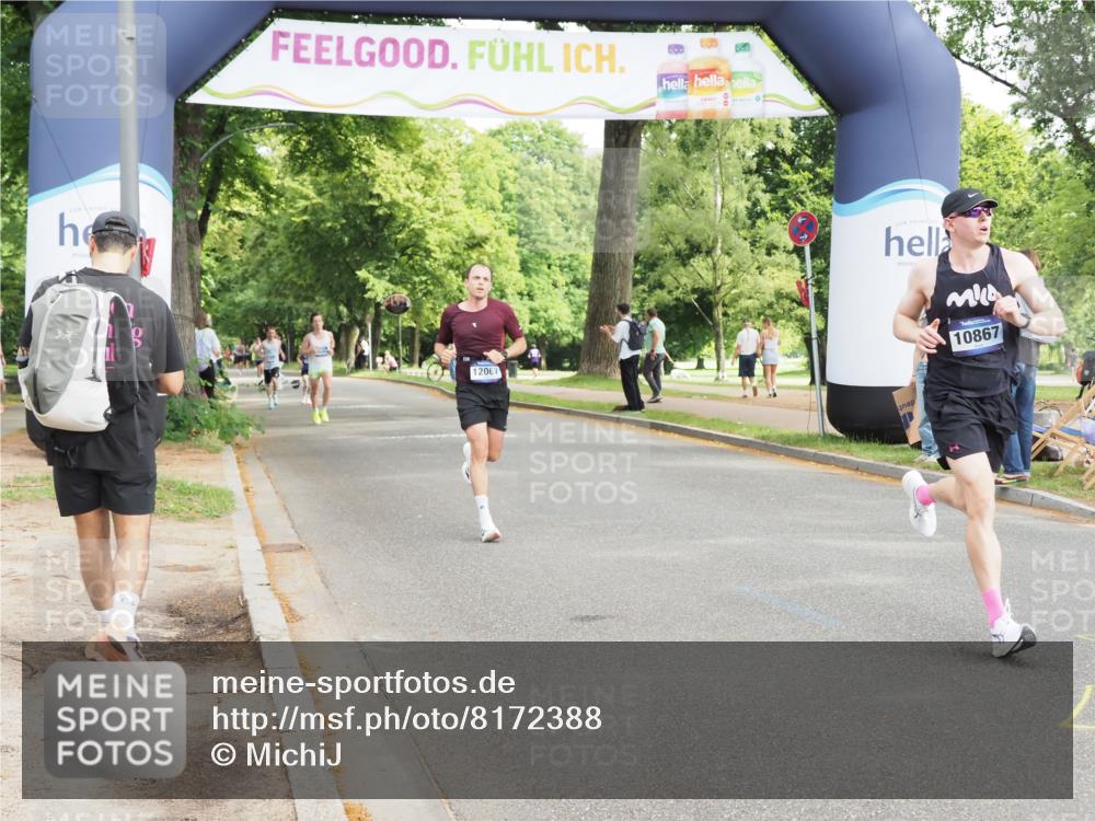 29.06.2025 - hella hamburg halbmarathon MichiJ http://msf.ph/oto/8172388 29.06.2025 10:15:23 Zwischen KM18-KM19 10867, 12067, 13913 meine-sportfotos.de