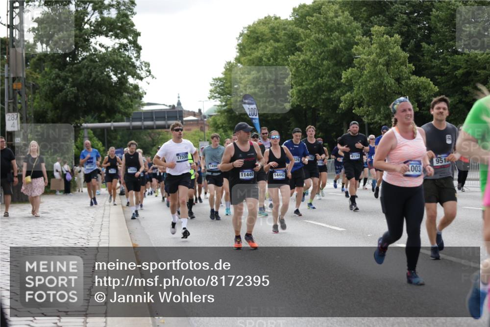 29.06.2025 - hella hamburg halbmarathon Jannik Wohlers http://msf.ph/oto/8172395 29.06.2025 10:21:51 Lombardsbrücke 1003, 1187, 1419, 1598, 2009, 2022, 2063, 2351, 2514, 3050, 3108, 3172, 3458, 3768, 3910, 3946, 4113, 4114, 4131, 4366, 4556, 4559, 4829, 4970, 5079, 5838, 6030, 6048, 6049, 6303, 6307, 6820, 6977, 7794, 8431, 8855, 8884, 8954, 9204, 9516, 9788, 10088, 10241, 10917, 11046, 11440, 12933, 13255, 13820, 14053, 14059, 14079, 14314, 14333, 14442, 14901, 14903, 14980, 15114, 15129, 15660, 16154, 16920, 17416, 17556, 17696, 18172, 18661, 19154 meine-sportfotos.de