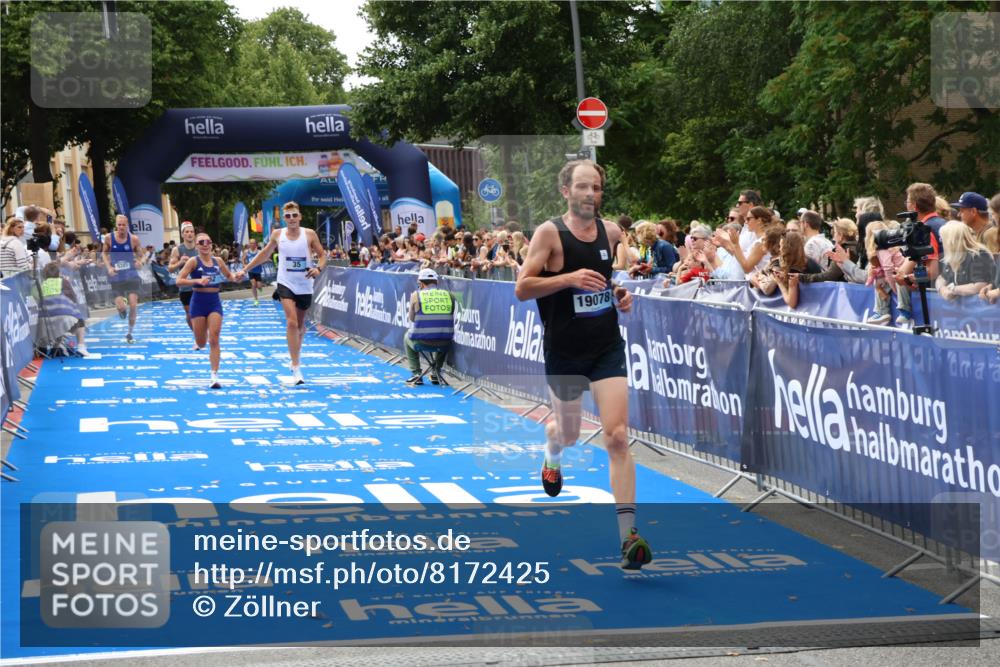 29.06.2025 - hella hamburg halbmarathon Zöllner http://msf.ph/oto/8172425 29.06.2025 10:23:30 Ziel 35, 52, 9385, 17771, 19078 meine-sportfotos.de