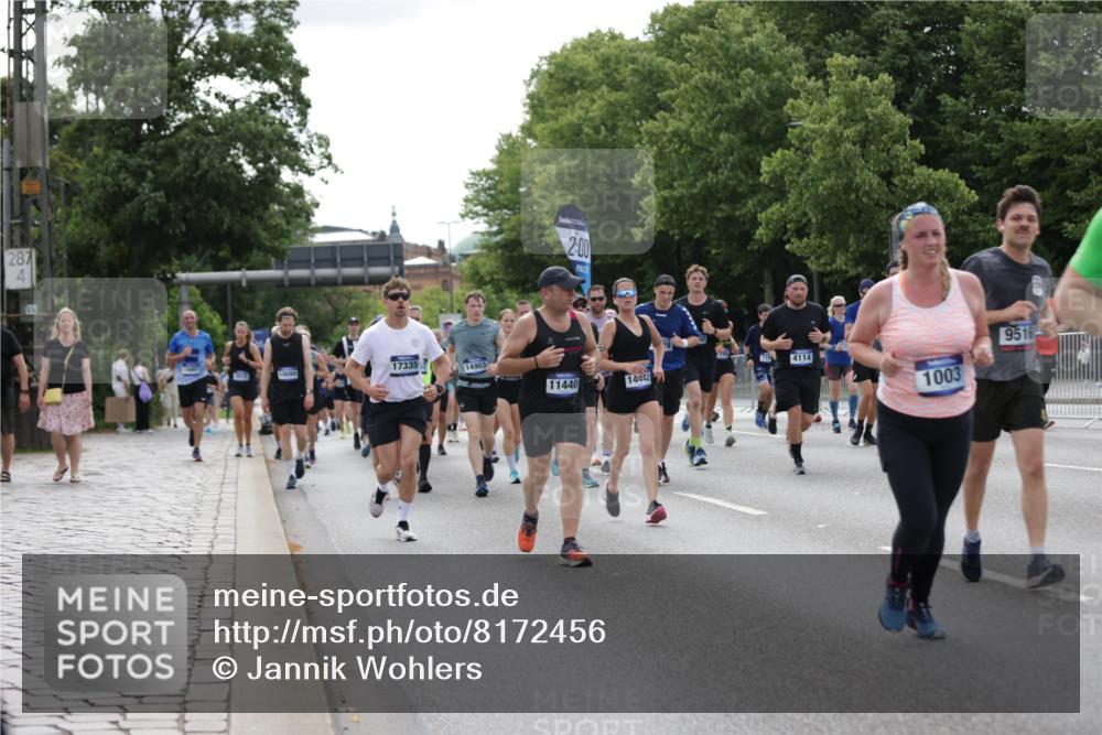29.06.2025 - hella hamburg halbmarathon Jannik Wohlers http://msf.ph/oto/8172456 29.06.2025 10:21:51 Lombardsbrücke 1003, 1187, 1419, 1598, 2009, 2022, 2063, 2351, 2514, 3050, 3108, 3172, 3458, 3768, 3910, 3946, 4113, 4114, 4131, 4366, 4556, 4559, 4829, 4970, 5079, 5838, 6030, 6048, 6049, 6303, 6307, 6820, 6977, 7794, 8431, 8855, 8884, 8954, 9204, 9516, 9788, 10088, 10241, 10917, 11046, 11440, 12933, 13255, 13820, 14053, 14059, 14079, 14314, 14333, 14442, 14901, 14903, 14980, 15114, 15129, 15660, 16154, 16920, 17416, 17556, 17696, 18172, 18661, 19154 meine-sportfotos.de