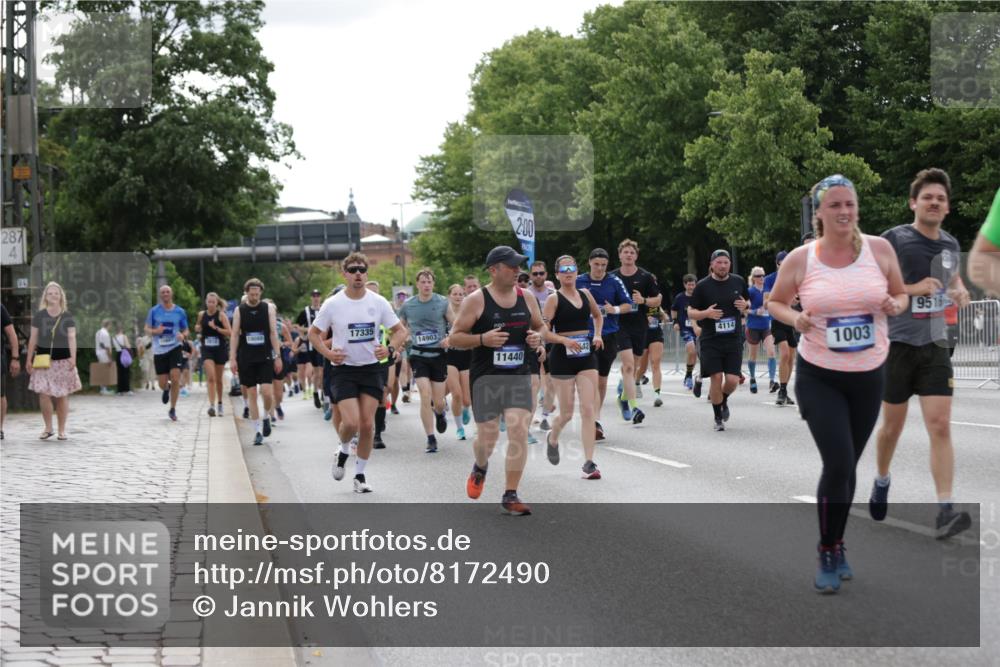 29.06.2025 - hella hamburg halbmarathon Jannik Wohlers http://msf.ph/oto/8172490 29.06.2025 10:21:51 Lombardsbrücke 1003, 1187, 1419, 1598, 2009, 2022, 2063, 2351, 2514, 3050, 3108, 3172, 3458, 3768, 3910, 3946, 4113, 4114, 4131, 4366, 4556, 4559, 4829, 4970, 5079, 5838, 6030, 6048, 6049, 6303, 6307, 6820, 6977, 7794, 8431, 8855, 8884, 8954, 9204, 9516, 9788, 10088, 10241, 10917, 11046, 11440, 12933, 13255, 13820, 14053, 14059, 14079, 14314, 14333, 14442, 14901, 14903, 14980, 15114, 15129, 15660, 16154, 16920, 17416, 17556, 17696, 18172, 18661, 19154 meine-sportfotos.de