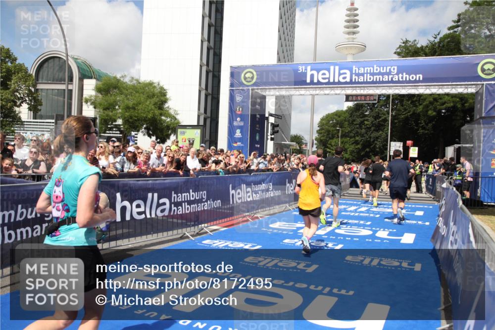29.06.2025 - hella hamburg halbmarathon Michael Strokosch http://msf.ph/oto/8172495 29.06.2025 11:44:02 Ziel 4260, 6995, 8199, 9644, 10626, 10627, 11097, 11260, 11740, 12028, 12150, 12969, 13862, 14037, 15039, 15477, 16667, 17666, 17879, 18674, 18864 meine-sportfotos.de
