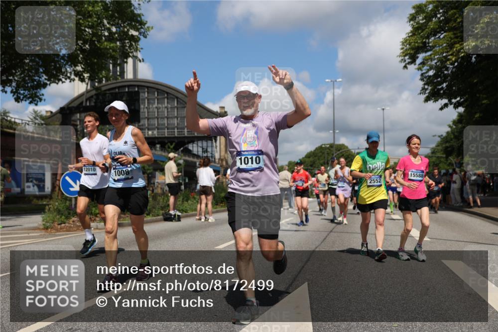 29.06.2025 - hella hamburg halbmarathon Yannick Fuchs http://msf.ph/oto/8172499 29.06.2025 11:38:17 20KM 1008, 1010, 1230, 1291, 1578, 2069, 2550, 2552, 2576, 3242, 3293, 4412, 4627, 4700, 4752, 5001, 5370, 5735, 5875, 5901, 6200, 6673, 6995, 7350, 7777, 7956, 8582, 9811, 9946, 10322, 10940, 11421, 11664, 11982, 12010, 12254, 12409, 12444, 13902, 14130, 14856, 15380, 15536, 15588, 15715, 15732, 15755, 16002, 16545, 17116, 17355, 17936, 18353, 18482, 18888, 18950 meine-sportfotos.de