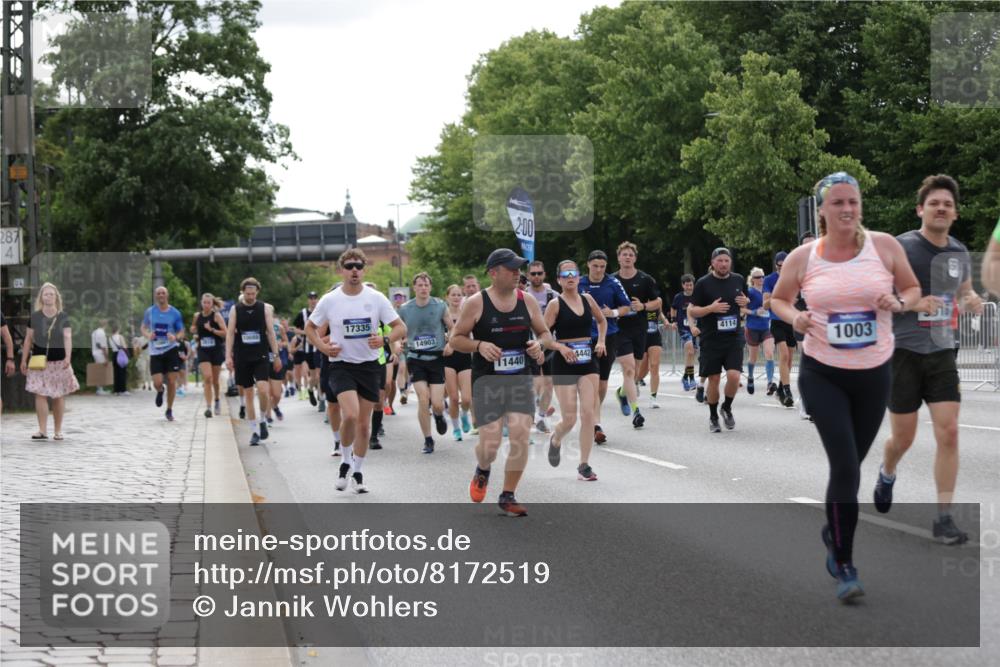 29.06.2025 - hella hamburg halbmarathon Jannik Wohlers http://msf.ph/oto/8172519 29.06.2025 10:21:51 Lombardsbrücke 1003, 1187, 1419, 1598, 2009, 2022, 2063, 2351, 2514, 3050, 3108, 3172, 3458, 3768, 3910, 3946, 4113, 4114, 4131, 4366, 4556, 4559, 4829, 4970, 5079, 5838, 6030, 6048, 6049, 6303, 6307, 6820, 6977, 7794, 8431, 8855, 8884, 8954, 9204, 9516, 9788, 10088, 10241, 10917, 11046, 11440, 12933, 13255, 13820, 14053, 14059, 14079, 14314, 14333, 14442, 14901, 14903, 14980, 15114, 15129, 15660, 16154, 16920, 17416, 17556, 17696, 18172, 18661, 19154 meine-sportfotos.de