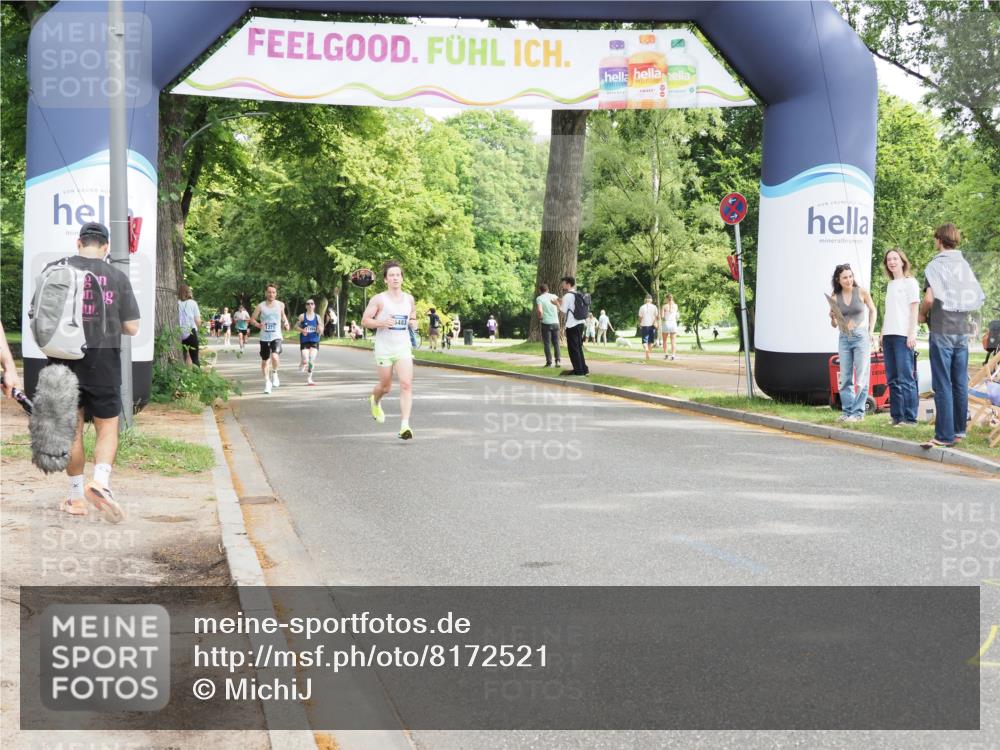 29.06.2025 - hella hamburg halbmarathon MichiJ http://msf.ph/oto/8172521 29.06.2025 10:15:26 Zwischen KM18-KM19 10867, 12067 meine-sportfotos.de