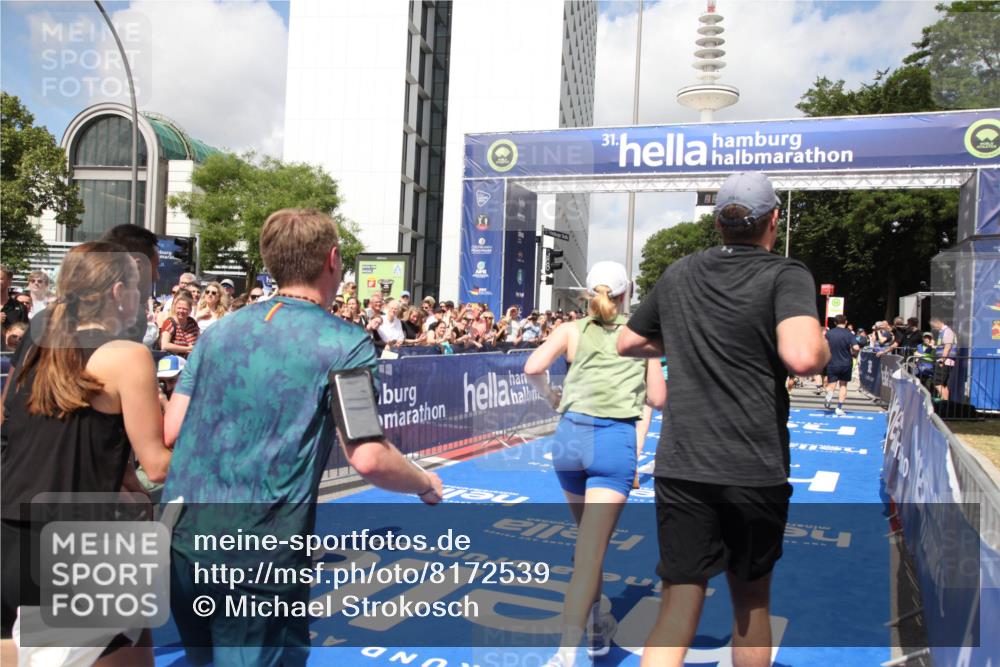 29.06.2025 - hella hamburg halbmarathon Michael Strokosch http://msf.ph/oto/8172539 29.06.2025 11:44:04 Ziel 1901, 3246, 4260, 9644, 10626, 10627, 11097, 11260, 11740, 12028, 12150, 12969, 13862, 13970, 13971, 14037, 15039, 17666, 17879, 18864 meine-sportfotos.de