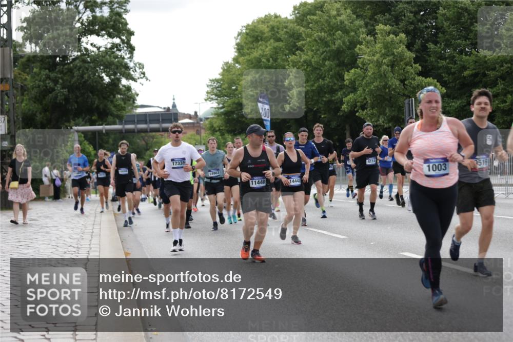 29.06.2025 - hella hamburg halbmarathon Jannik Wohlers http://msf.ph/oto/8172549 29.06.2025 10:21:51 Lombardsbrücke 1003, 1187, 1419, 1598, 2009, 2022, 2063, 2351, 2514, 3050, 3108, 3172, 3458, 3768, 3910, 3946, 4113, 4114, 4131, 4366, 4556, 4559, 4829, 4970, 5079, 5838, 6030, 6048, 6049, 6303, 6307, 6820, 6977, 7794, 8431, 8855, 8884, 8954, 9204, 9516, 9788, 10088, 10241, 10917, 11046, 11440, 12933, 13255, 13820, 14053, 14059, 14079, 14314, 14333, 14442, 14901, 14903, 14980, 15114, 15129, 15660, 16154, 16920, 17416, 17556, 17696, 18172, 18661, 19154 meine-sportfotos.de