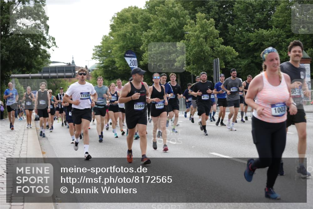 29.06.2025 - hella hamburg halbmarathon Jannik Wohlers http://msf.ph/oto/8172565 29.06.2025 10:21:52 Lombardsbrücke 1003, 1187, 1419, 1598, 2009, 2022, 2063, 2351, 2514, 3050, 3108, 3172, 3458, 3910, 3946, 4113, 4114, 4131, 4366, 4556, 4559, 4829, 4970, 5079, 5838, 6030, 6048, 6049, 6303, 6307, 6347, 6820, 6977, 7794, 8431, 8855, 8884, 8954, 9204, 9516, 9788, 10088, 10241, 10917, 11046, 11440, 12933, 13255, 13820, 14053, 14079, 14314, 14333, 14442, 14901, 14903, 14980, 15114, 15129, 15660, 16154, 16920, 17416, 17556, 17696, 18172, 18661, 19154 meine-sportfotos.de