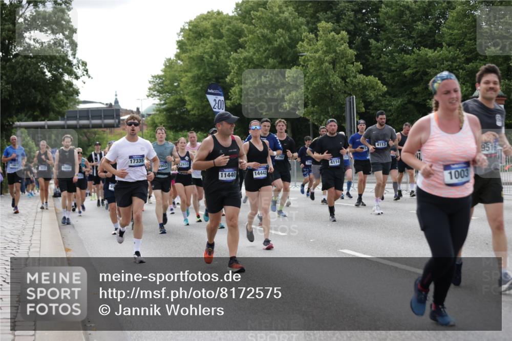 29.06.2025 - hella hamburg halbmarathon Jannik Wohlers http://msf.ph/oto/8172575 29.06.2025 10:21:52 Lombardsbrücke 1003, 1187, 1419, 1598, 2009, 2022, 2063, 2351, 2514, 3050, 3108, 3172, 3458, 3910, 3946, 4113, 4114, 4131, 4366, 4556, 4559, 4829, 4970, 5079, 5838, 6030, 6048, 6049, 6303, 6307, 6347, 6820, 6977, 7794, 8431, 8855, 8884, 8954, 9204, 9516, 9788, 10088, 10241, 10917, 11046, 11440, 12933, 13255, 13820, 14053, 14079, 14314, 14333, 14442, 14901, 14903, 14980, 15114, 15129, 15660, 16154, 16920, 17416, 17556, 17696, 18172, 18661, 19154 meine-sportfotos.de