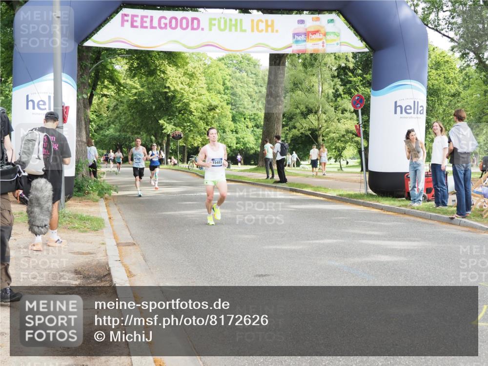 29.06.2025 - hella hamburg halbmarathon MichiJ http://msf.ph/oto/8172626 29.06.2025 10:15:26 Zwischen KM18-KM19 10867, 12067 meine-sportfotos.de