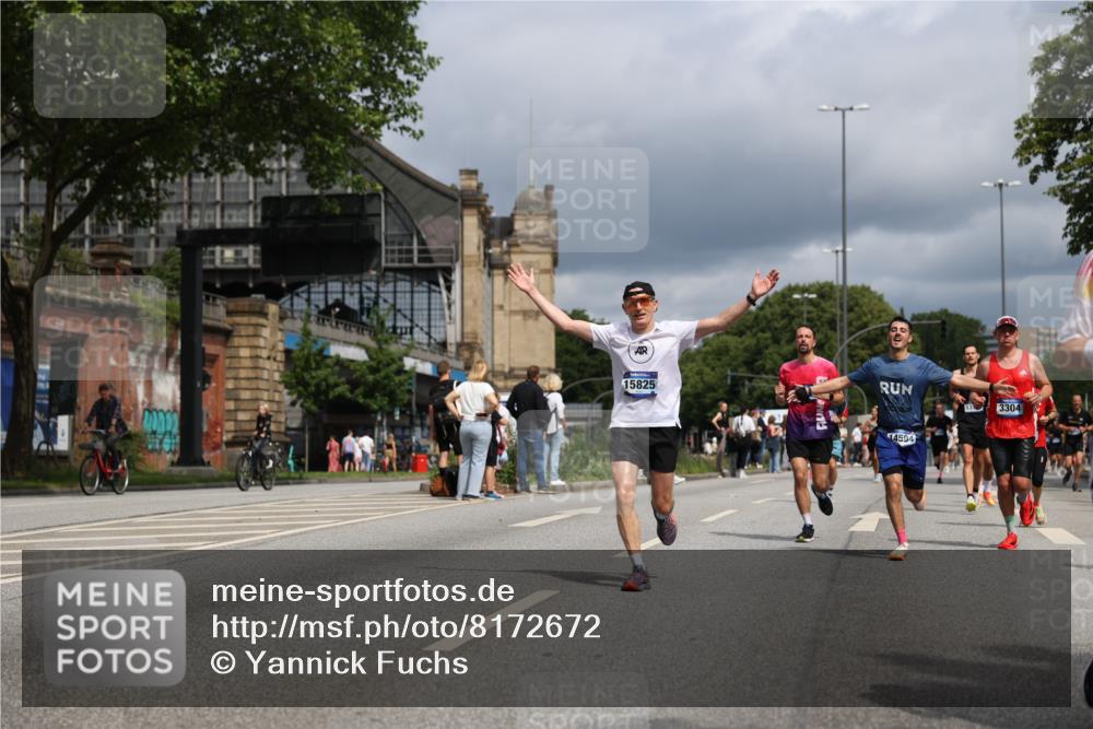 29.06.2025 - hella hamburg halbmarathon Yannick Fuchs http://msf.ph/oto/8172672 29.06.2025 10:41:24 20KM 1012, 1070, 1460, 1689, 1942, 2274, 2623, 3304, 5129, 5472, 5532, 5650, 5889, 6203, 6630, 7480, 7908, 8564, 9051, 9305, 10122, 10208, 10423, 11021, 11077, 12724, 13223, 13303, 14415, 14482, 14594, 15451, 15611, 15714, 15825, 15923, 15973, 16089, 16175, 16819, 17229, 17718, 17743, 17846, 18297, 18356 meine-sportfotos.de