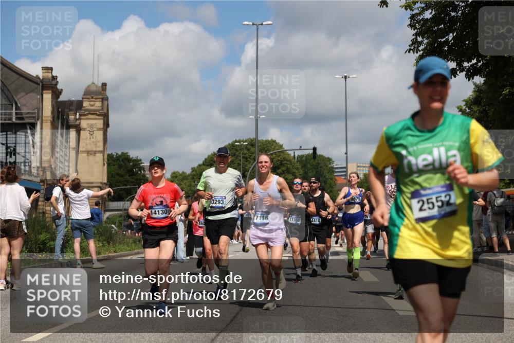 29.06.2025 - hella hamburg halbmarathon Yannick Fuchs http://msf.ph/oto/8172679 29.06.2025 11:38:18 20KM 1008, 1010, 1230, 1291, 1578, 2069, 2550, 2552, 2576, 3242, 3293, 4412, 4627, 4700, 4752, 5001, 5370, 5735, 5875, 5901, 6200, 6673, 6917, 6995, 7350, 7777, 7956, 8582, 8615, 9811, 10123, 10322, 10940, 11421, 11664, 11982, 12010, 12254, 12409, 12444, 13442, 13902, 14130, 14856, 15380, 15536, 15588, 15715, 15732, 15755, 16002, 16545, 17116, 17355, 17936, 18353, 18482, 18888, 18950 meine-sportfotos.de