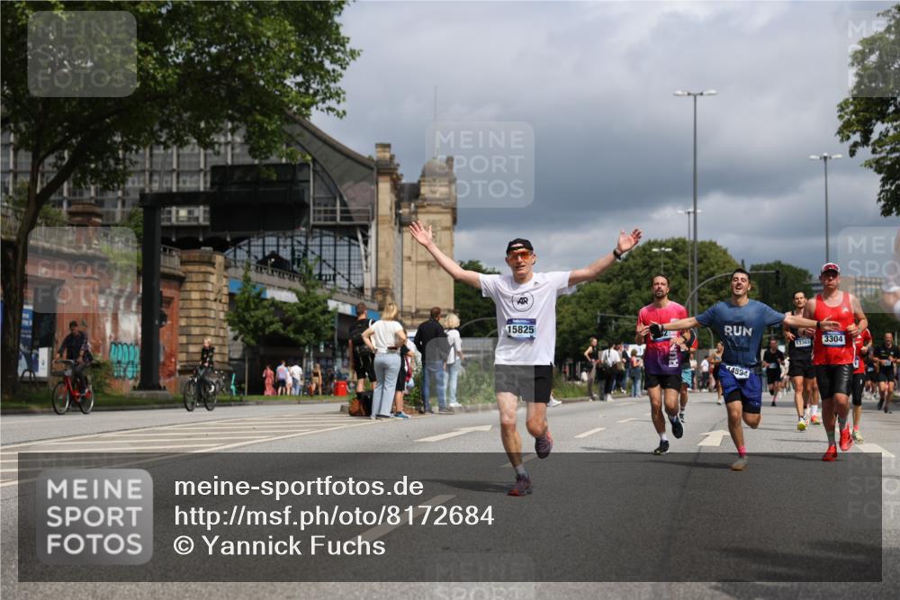 29.06.2025 - hella hamburg halbmarathon Yannick Fuchs http://msf.ph/oto/8172684 29.06.2025 10:41:24 20KM 1012, 1070, 1460, 1689, 1942, 2274, 2623, 3304, 5129, 5472, 5532, 5650, 5889, 6203, 6630, 7480, 7908, 8564, 9051, 9305, 10122, 10208, 10423, 11021, 11077, 12724, 13223, 13303, 14415, 14482, 14594, 15451, 15611, 15714, 15825, 15923, 15973, 16089, 16175, 16819, 17229, 17718, 17743, 17846, 18297, 18356 meine-sportfotos.de