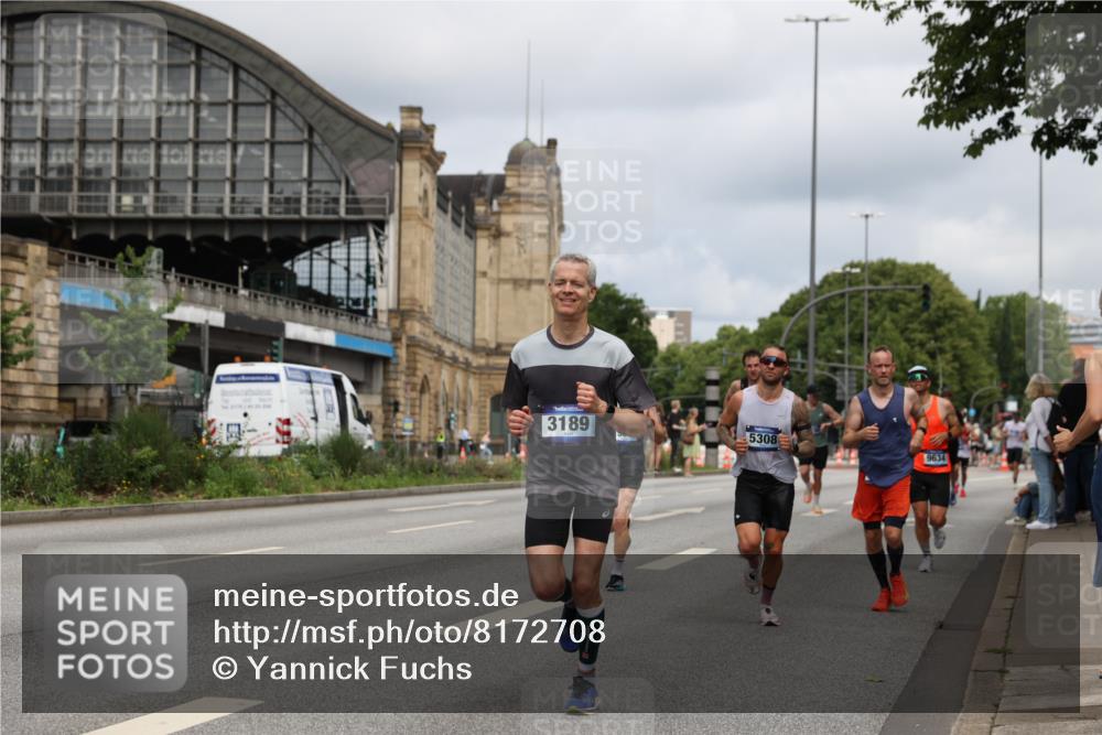 29.06.2025 - hella hamburg halbmarathon Yannick Fuchs http://msf.ph/oto/8172708 29.06.2025 10:25:10 20KM 2689, 3189, 5308, 8190, 8323, 9634, 10173, 10270, 15507, 16713, 17768, 18422 meine-sportfotos.de