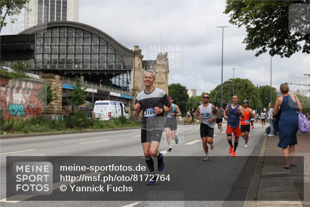 29.06.2025 - hella hamburg halbmarathon Yannick Fuchs http://msf.ph/oto/8172764 29.06.2025 10:25:11 20KM 2689, 3189, 5308, 8190, 8323, 9634, 10173, 10270, 12691, 15253, 15507, 16713, 17768, 18422 meine-sportfotos.de