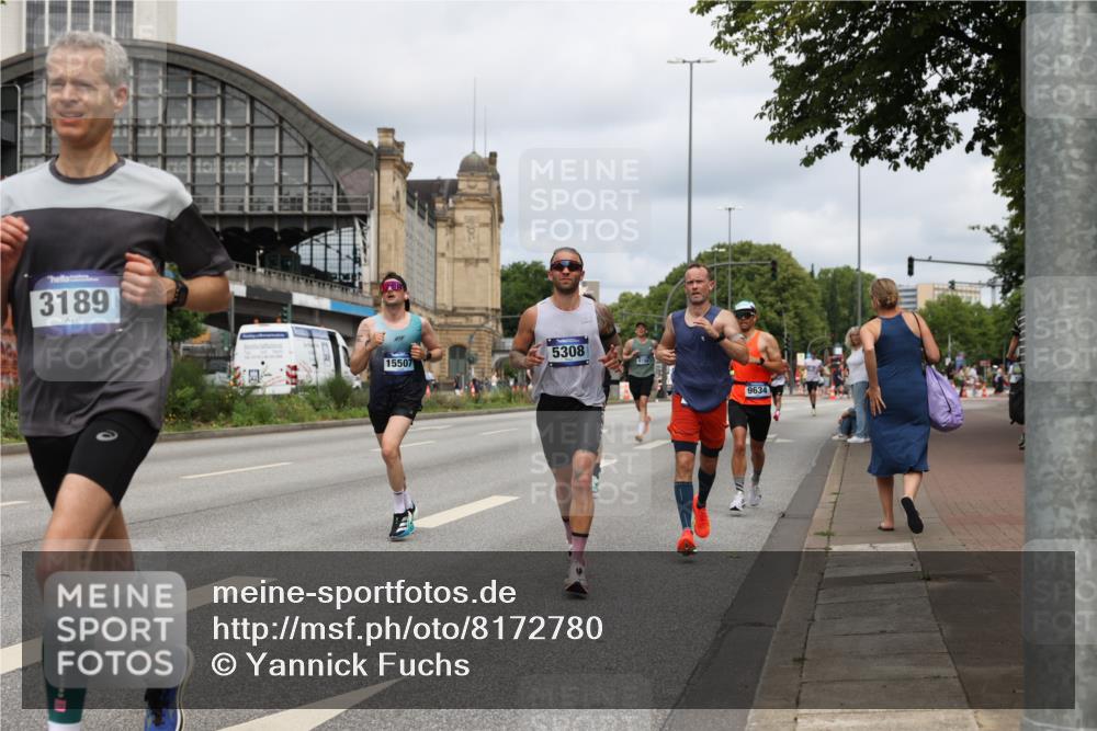29.06.2025 - hella hamburg halbmarathon Yannick Fuchs http://msf.ph/oto/8172780 29.06.2025 10:25:11 20KM 2689, 3189, 5308, 8190, 8323, 9634, 10173, 10270, 12691, 15253, 15507, 16713, 17768, 18422 meine-sportfotos.de