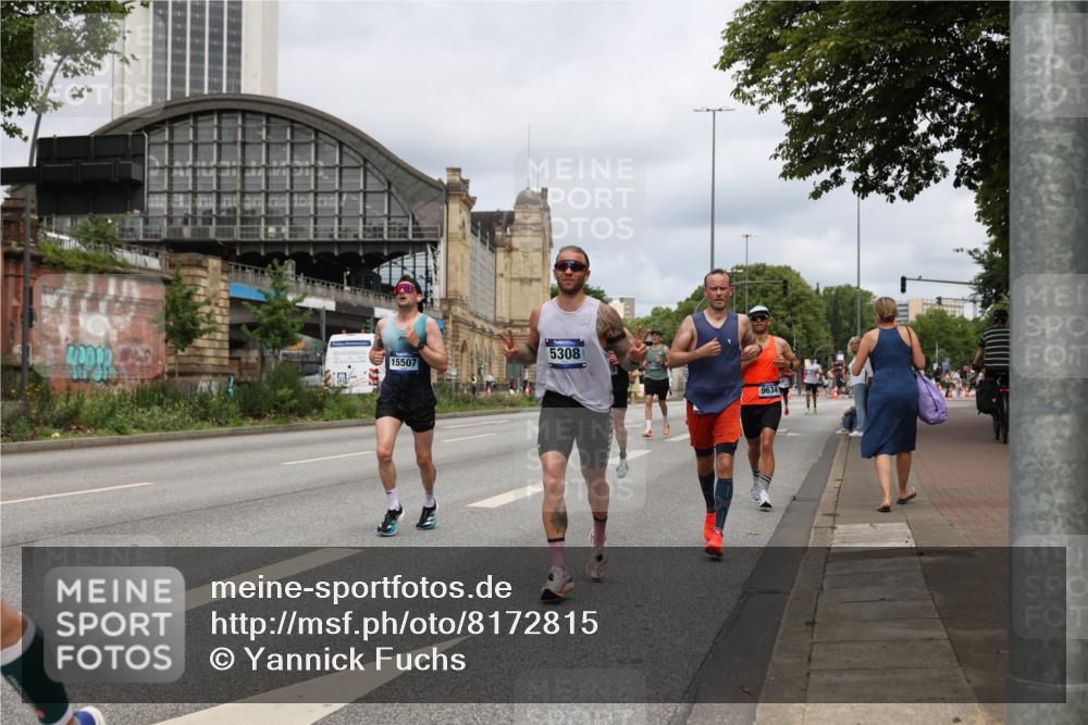 29.06.2025 - hella hamburg halbmarathon Yannick Fuchs http://msf.ph/oto/8172815 29.06.2025 10:25:12 20KM 2689, 3189, 5308, 8190, 8323, 9634, 10173, 10270, 12049, 12691, 15253, 15507, 16713, 17768 meine-sportfotos.de