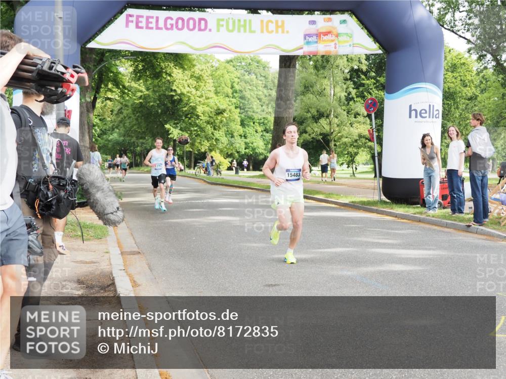 29.06.2025 - hella hamburg halbmarathon MichiJ http://msf.ph/oto/8172835 29.06.2025 10:15:27 Zwischen KM18-KM19 10867, 12067 meine-sportfotos.de