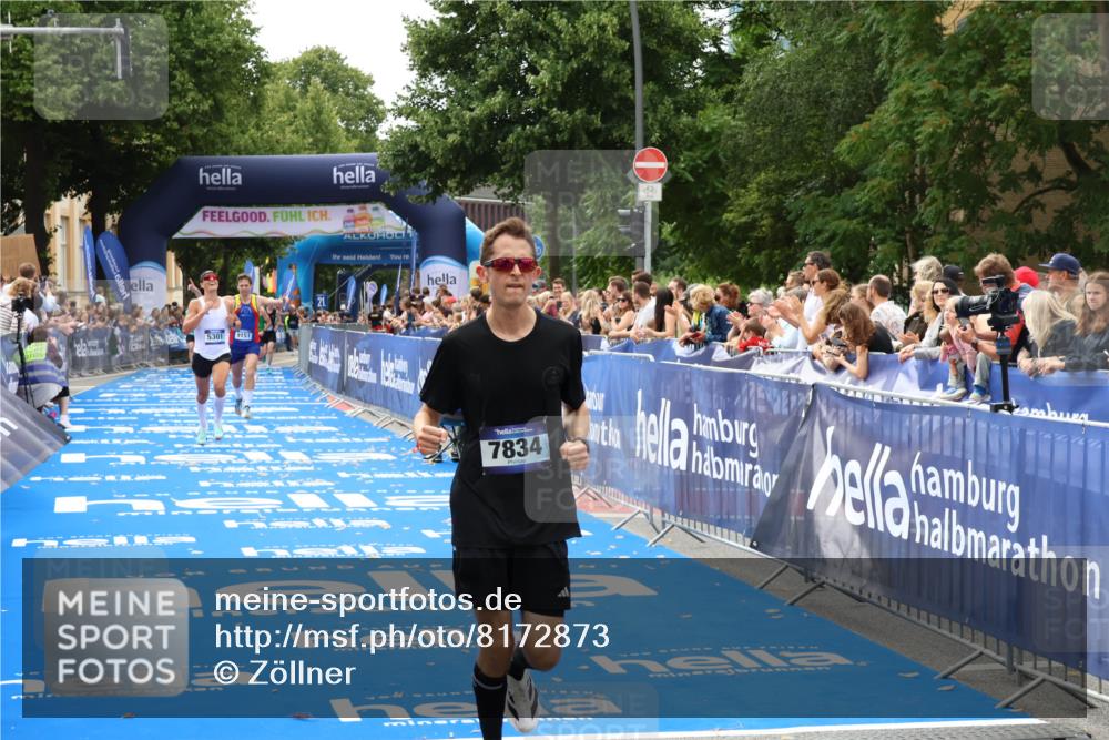 29.06.2025 - hella hamburg halbmarathon Zöllner http://msf.ph/oto/8172873 29.06.2025 10:23:46 Ziel 5301, 6699, 7834, 9151 meine-sportfotos.de