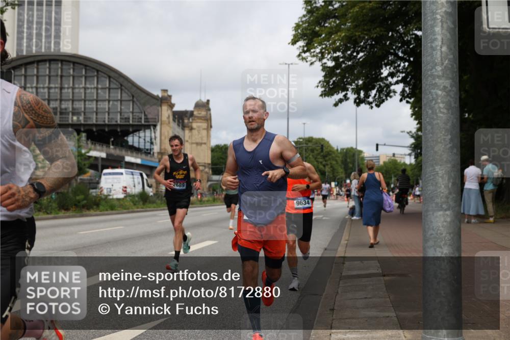 29.06.2025 - hella hamburg halbmarathon Yannick Fuchs http://msf.ph/oto/8172880 29.06.2025 10:25:13 20KM 2689, 3189, 5308, 8190, 8323, 9634, 10173, 10270, 12049, 12691, 15253, 15507, 16713, 17768 meine-sportfotos.de
