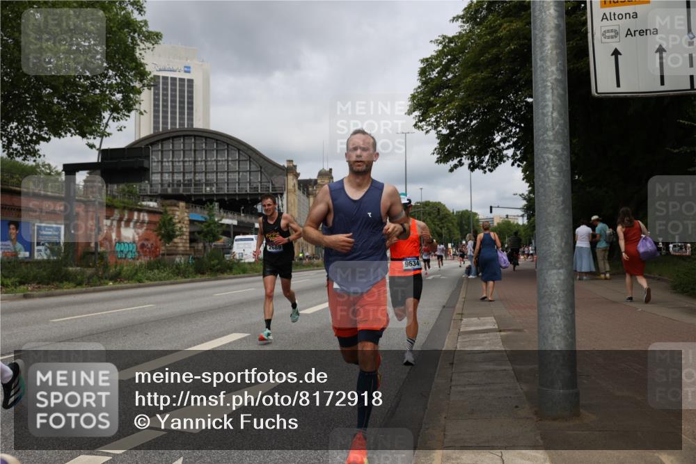 29.06.2025 - hella hamburg halbmarathon Yannick Fuchs http://msf.ph/oto/8172918 29.06.2025 10:25:13 20KM 2689, 3189, 5308, 8190, 8323, 9634, 10173, 10270, 12049, 12691, 15253, 15507, 16713, 17768 meine-sportfotos.de