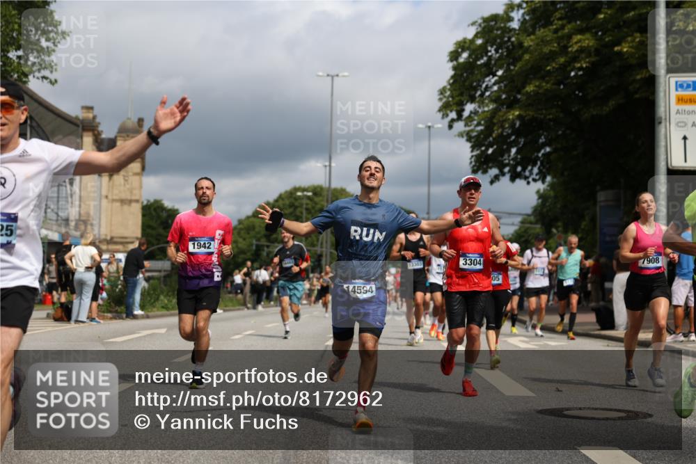 29.06.2025 - hella hamburg halbmarathon Yannick Fuchs http://msf.ph/oto/8172962 29.06.2025 10:41:26 20KM 1012, 1070, 1460, 1592, 1689, 1942, 2274, 2623, 3304, 4093, 5129, 5472, 5532, 5650, 5889, 6203, 6630, 7480, 7908, 8564, 8852, 9051, 9305, 10122, 10423, 11021, 11077, 11518, 12706, 12724, 13223, 13303, 14415, 14482, 14594, 15451, 15714, 15825, 15923, 15973, 16089, 16175, 16819, 17229, 17718, 17743, 17846, 18297, 18356, 19127 meine-sportfotos.de
