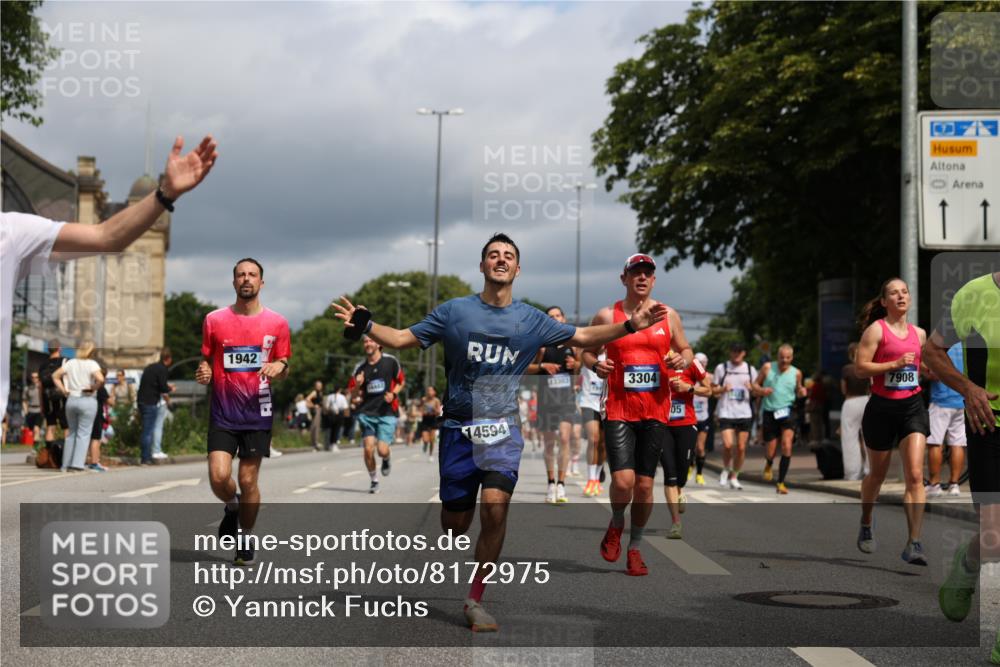 29.06.2025 - hella hamburg halbmarathon Yannick Fuchs http://msf.ph/oto/8172975 29.06.2025 10:41:26 20KM 1012, 1070, 1460, 1592, 1689, 1942, 2274, 2623, 3304, 4093, 5129, 5472, 5532, 5650, 5889, 6203, 6630, 7480, 7908, 8564, 8852, 9051, 9305, 10122, 10423, 11021, 11077, 11518, 12706, 12724, 13223, 13303, 14415, 14482, 14594, 15451, 15714, 15825, 15923, 15973, 16089, 16175, 16819, 17229, 17718, 17743, 17846, 18297, 18356, 19127 meine-sportfotos.de