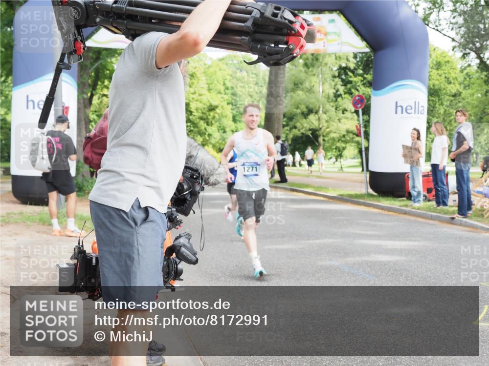 29.06.2025 - hella hamburg halbmarathon MichiJ http://msf.ph/oto/8172991 29.06.2025 10:15:30 Zwischen KM18-KM19 1271, 10867, 11994, 12067 meine-sportfotos.de