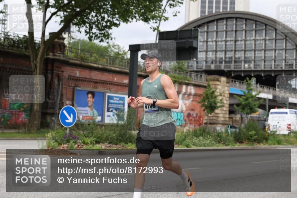 29.06.2025 - hella hamburg halbmarathon Yannick Fuchs http://msf.ph/oto/8172993 29.06.2025 10:25:16 20KM 2689, 3189, 5308, 8190, 8323, 9634, 10173, 10270, 12049, 12691, 15253, 15507, 16713, 17768 meine-sportfotos.de