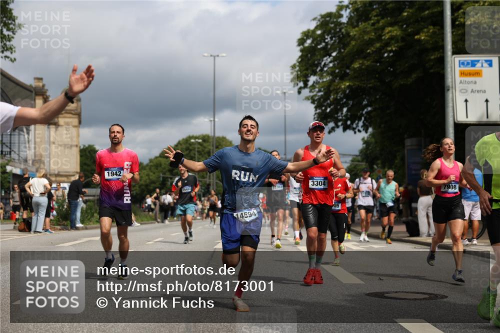 29.06.2025 - hella hamburg halbmarathon Yannick Fuchs http://msf.ph/oto/8173001 29.06.2025 10:41:26 20KM 1012, 1070, 1460, 1592, 1689, 1942, 2274, 2623, 3304, 4093, 5129, 5472, 5532, 5650, 5889, 6203, 6630, 7480, 7908, 8564, 8852, 9051, 9305, 10122, 10423, 11021, 11077, 11518, 12706, 12724, 13223, 13303, 14415, 14482, 14594, 15451, 15714, 15825, 15923, 15973, 16089, 16175, 16819, 17229, 17718, 17743, 17846, 18297, 18356, 19127 meine-sportfotos.de