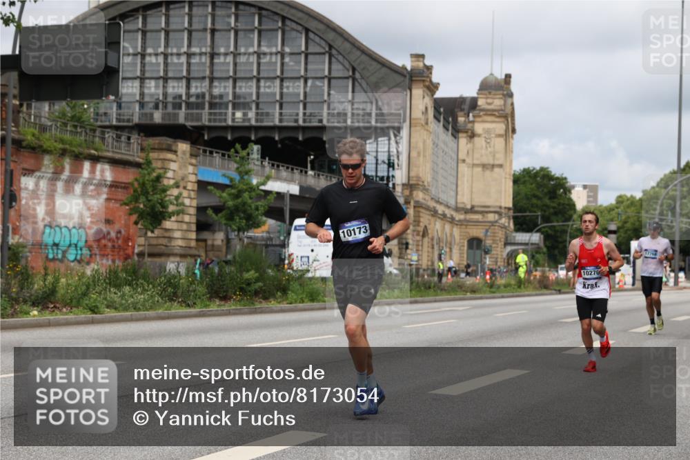 29.06.2025 - hella hamburg halbmarathon Yannick Fuchs http://msf.ph/oto/8173054 29.06.2025 10:25:17 20KM 2689, 3189, 5308, 8190, 8323, 9634, 10173, 10270, 12049, 12691, 15253, 15507, 16713, 17768 meine-sportfotos.de