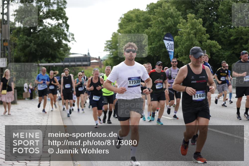 29.06.2025 - hella hamburg halbmarathon Jannik Wohlers http://msf.ph/oto/8173080 29.06.2025 10:21:53 Lombardsbrücke 1003, 1187, 1419, 1598, 2009, 2022, 2063, 2351, 2514, 3050, 3108, 3172, 3458, 3910, 3946, 4113, 4114, 4131, 4366, 4556, 4559, 4829, 4970, 5079, 5838, 6030, 6048, 6049, 6303, 6307, 6347, 6820, 6977, 7794, 8511, 8855, 8884, 8954, 9204, 9516, 10088, 10241, 10917, 11046, 11440, 12933, 13255, 13820, 14053, 14079, 14240, 14314, 14333, 14442, 14901, 14903, 14980, 15114, 15129, 15660, 16154, 16920, 17556, 17696, 18172, 18661, 19154 meine-sportfotos.de