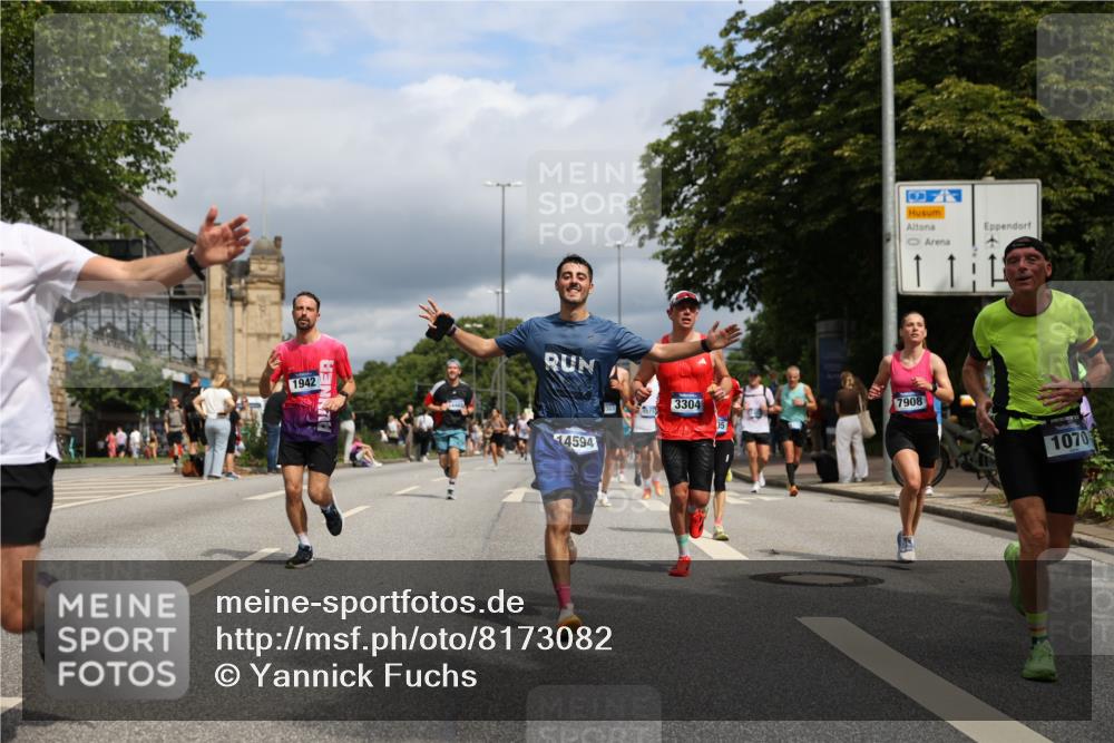 29.06.2025 - hella hamburg halbmarathon Yannick Fuchs http://msf.ph/oto/8173082 29.06.2025 10:41:26 20KM 1012, 1070, 1460, 1592, 1689, 1942, 2274, 2623, 3304, 4093, 5129, 5472, 5532, 5650, 5889, 6203, 6630, 7480, 7908, 8564, 8852, 9051, 9305, 10122, 10423, 11021, 11077, 11518, 12706, 12724, 13223, 13303, 14415, 14482, 14594, 15451, 15714, 15825, 15923, 15973, 16089, 16175, 16819, 17229, 17718, 17743, 17846, 18297, 18356, 19127 meine-sportfotos.de